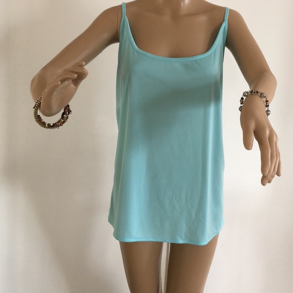 Flowing layered-free flow top w/matching removable tank. Size Large - Picture 4 of 7